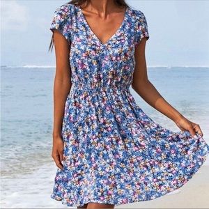 Cupshe NWT Floral Open Back Dress